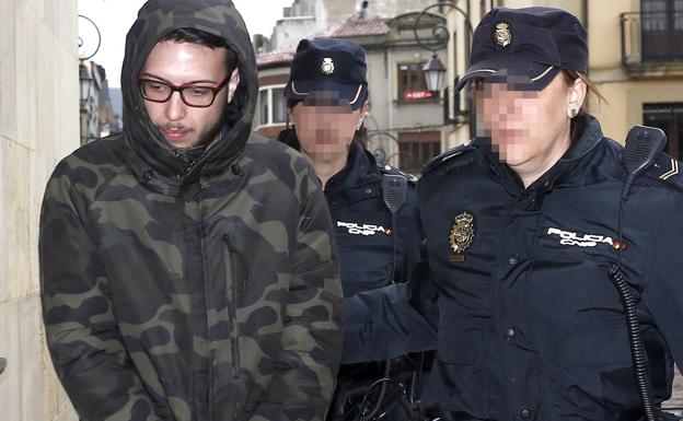 El joven que mató a golpes a una anciana en el Burgo Ranero pide perdón a la familia