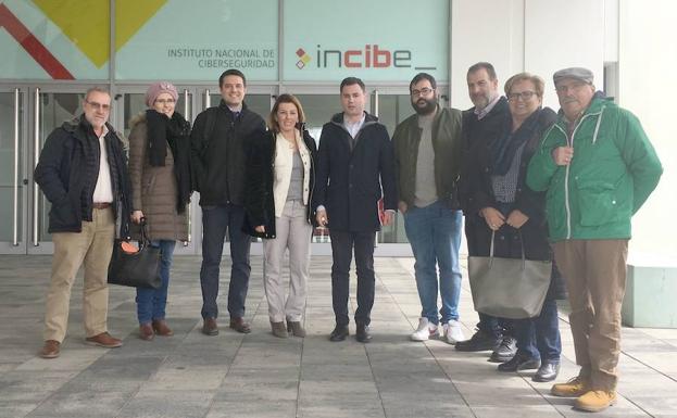 Una delegación del PSOE de León y del Grupo Socialista en el Congreso visita el Incibe