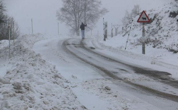 La nieve complica el tráfico en tramos de la red principal de la provincia de León