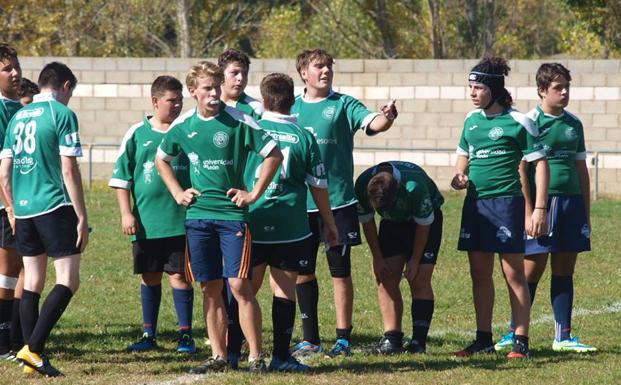 El sub-16 de la Escuela del León RC cede ante El Salvador y tendrá que remontar en León