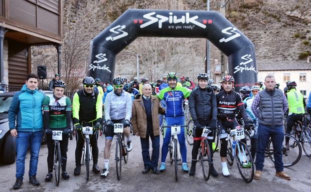 La Marcha Las Hoces-Javier Pascual reúne a 400 ciclistas