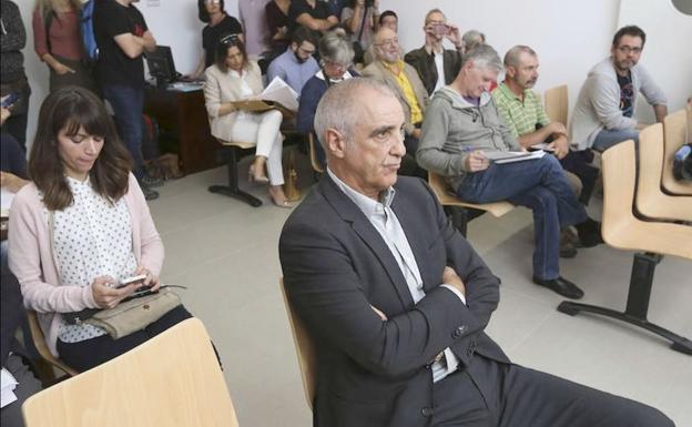 El recurso planteado ante el Tribunal Constitucional frena el ingreso en prisión de Victorino Alonso