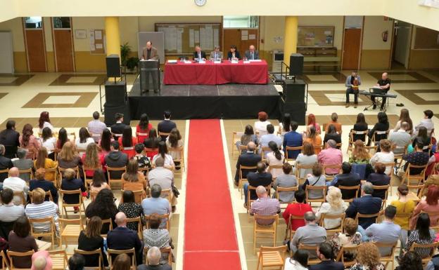 «La universidad debe ser un centro público que garantice el saber, la justicia y la libertad»