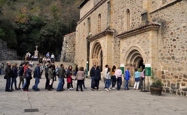 El Obispo representa a La Diócesis en los actos de clausura del Año Santo Lebaniego