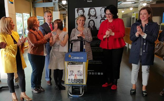 La exposición fotográfica 'Xtumirada' llega a la Oficina Principal de Correos en León