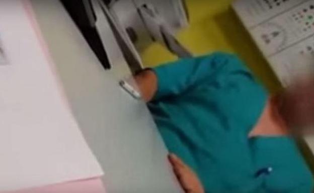 Fiscalía pide dos años de cárcel para el médico de Guijuelo que se masturbó delante una paciente