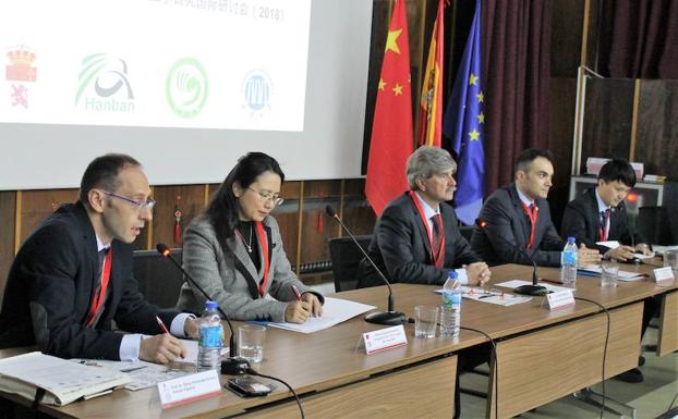 Inauguradas en el Instituto Confucio las jornadas de diálogo entre Oriente y Occidente