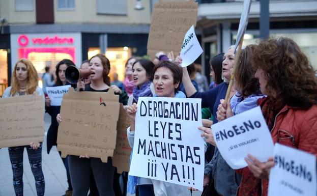 Una exdiputada confiesa abusos sexuales de un político en Twitter gracias a #cuéntalo