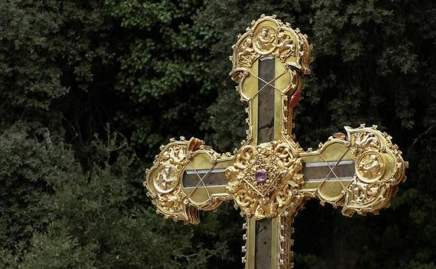 Los jóvenes papones de León venerarán la Lignum Crucis
