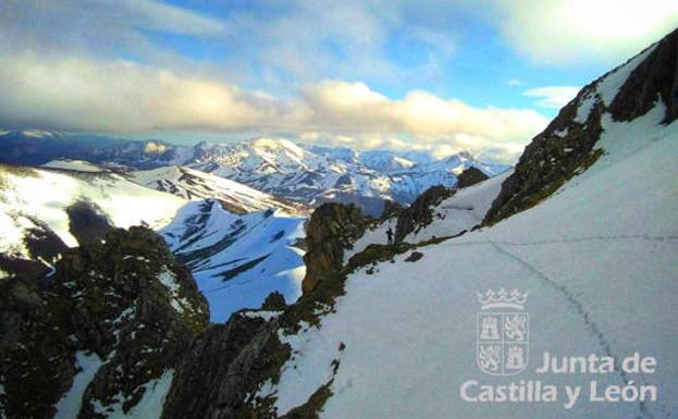 Rescatado un montañero en Posada de Valdeón tras desvanecerse en Picos de Europa