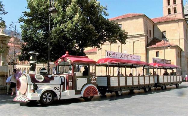 León intensifica las campañas de respeto en los pasos de peatones ante la última víctima del tren turístico