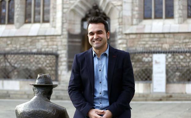 El leonés Manu Velasco lleva su innovación en la escuela a Educando para Emprender