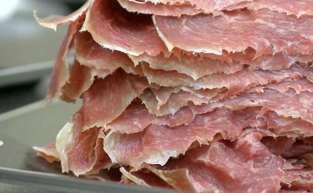 La IGP Cecina de León exporta anualmente 20.000 piezas y 160.000 kilos de cecina a la Unión Europa