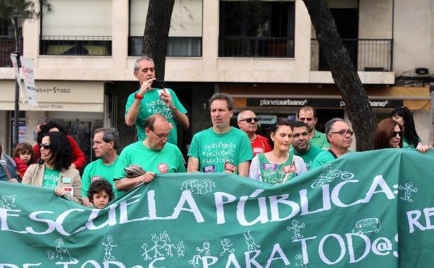 La 'marea verde' reivindica en Castilla y León la derogación de la Lomce y la reversión de los «recortes» en educación