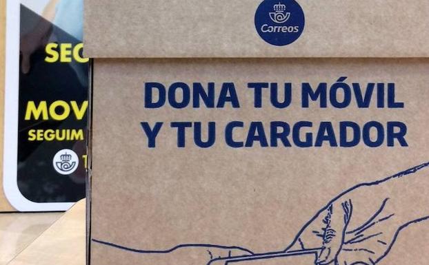 Las Oficinas de Correos de León recogen móviles usados para fines solidarios