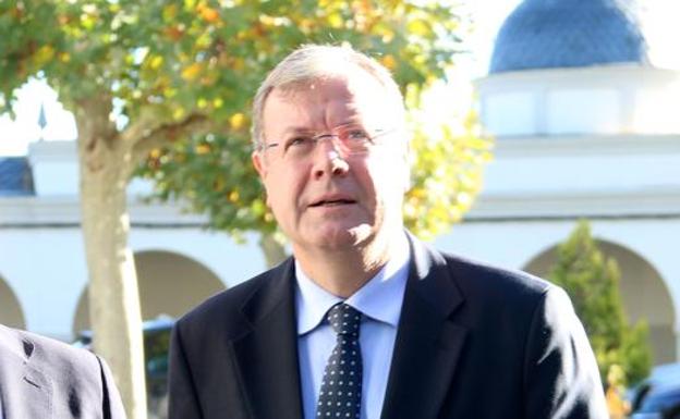 Silván destaca el «compromiso con la cultura y las tradiciones» de Cantalapiedra