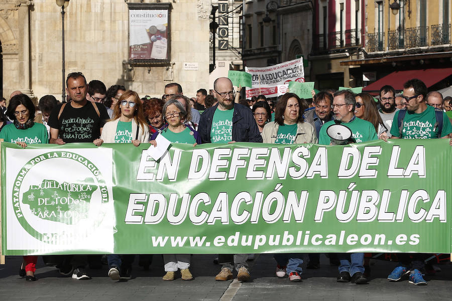 Manifestación en León por la defensa de la educación pública