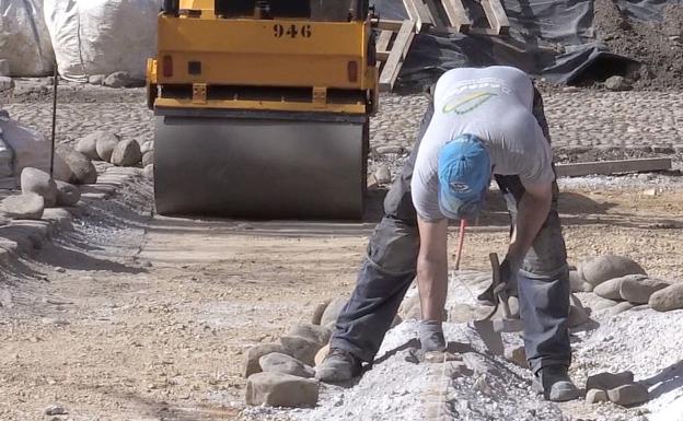 Los hosteleros tendrán que aceptar una 'guía de uso' de la Plaza del Grano o podrán recibir sanciones