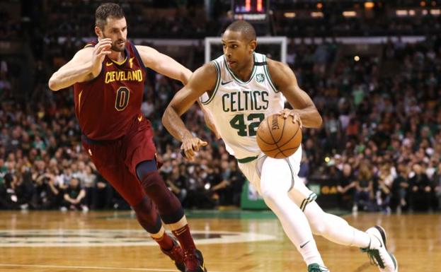 Boston aplasta a los Cavs y pega primero en la final del Este