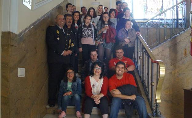 Teresa Mata recibe a los alumnos del Colegio de Educación Especial San Nicolás de Bari