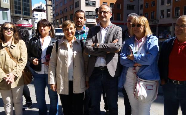 Olegario Ramón presenta su precandidatura a las primarias del PSOE en Ponferrada