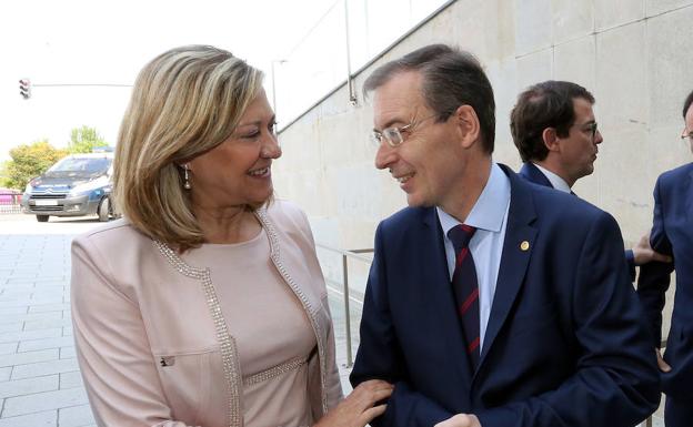 Del Olmo exige a Montoro que deje de lanzar «globos sonda» y convoque el CPFF para reformar el sistema de financiación