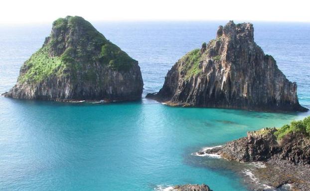 Rompiendo aguas y leyes