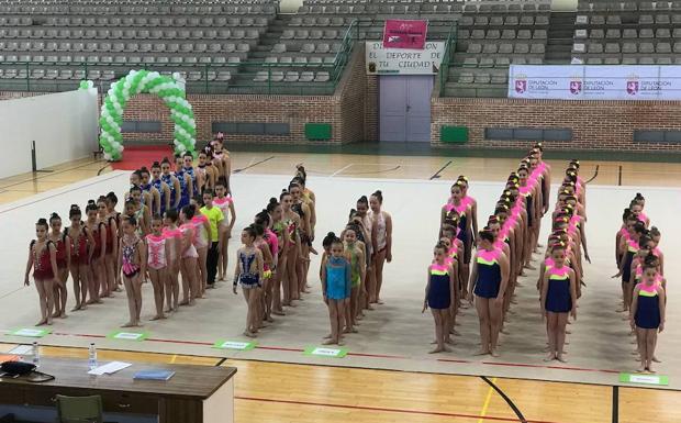 El Ritmo y Agustinos se reparten las victorias en el Provincial escolar de rítmica