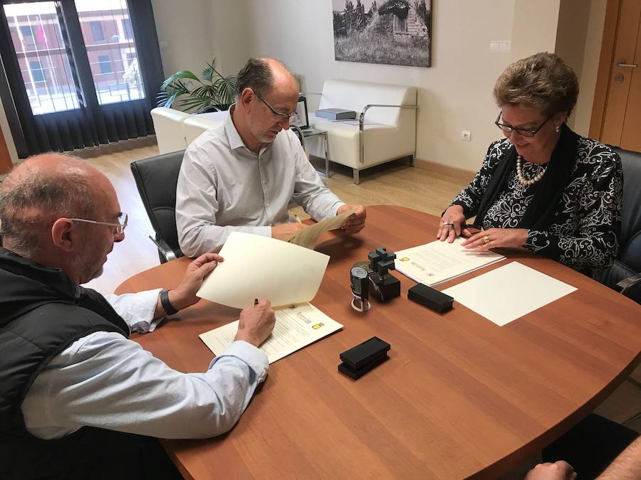 Sexto año de colaboración entre Universidad Miguel Hernández, el Ayuntamiento de Villadangos del Páramo y Proyecto Hombre