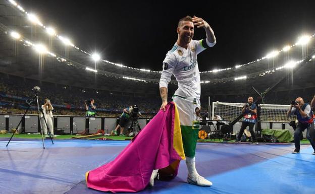 Sergio Ramos, el primer capitán blanco que levanta tres 'orejonas'