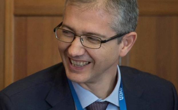 La oposición critica el relevo en el Banco de España en plena moción de censura