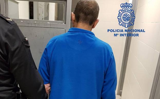 Detenido un hombre en Trobajo del Camino por robo con violencia e intento de estrangular a la camarera tras salir de la cárcel