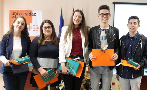 La X Olimpiada de Economía entrega sus premios en la fase local