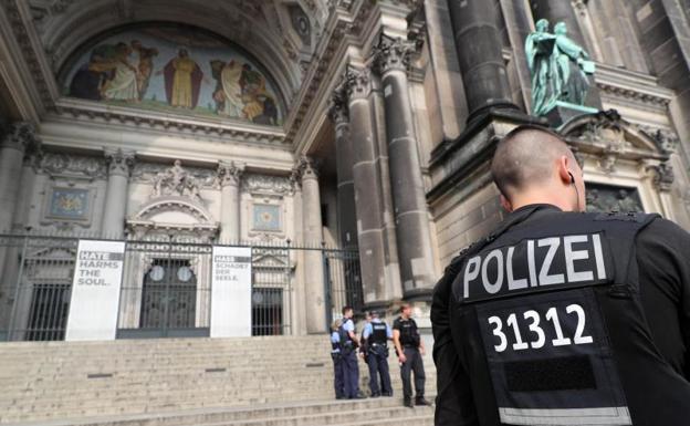 Tiroteo en la catedral de Berlín con dos heridos, uno de ellos un policía