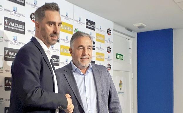 Bolo apuesta por fútbol y ambición en su llegada a la Ponferradina