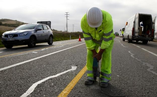 Las obras para la renovación del colector en las calles La Noria y Eduardo Pastrana obligan al corte de tráfico en carretera Alfageme