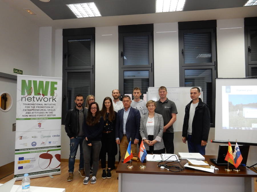 Los Alumnos Erasmus del proyecto transnacional NWF Network visitan Cuadros