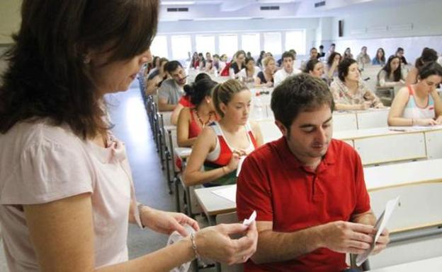 El Supremo anula el cese en verano de los profesores interinos contratados por todo el curso sin pagarles las vacaciones