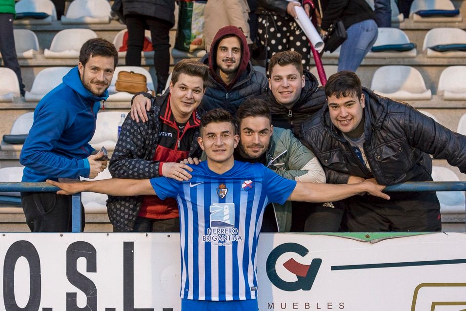 Saúl Crespo renueva su contrato con la SD Ponferradina