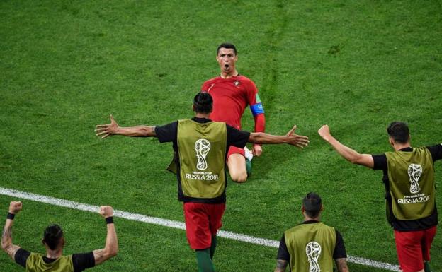 Cristiano prolonga su idilio mundialista