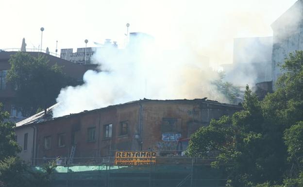 Intoxicado por inhalación de humo un hombre de 56 años en una vivienda en Ponferrada