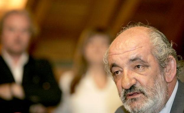 Las Cortes no logran localizar a Santos LLamas y Victorino González para comparecer en la comisión de las cajas