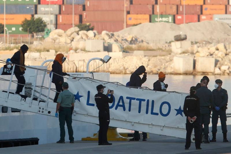 Valencia recibe al 'Aquarius'