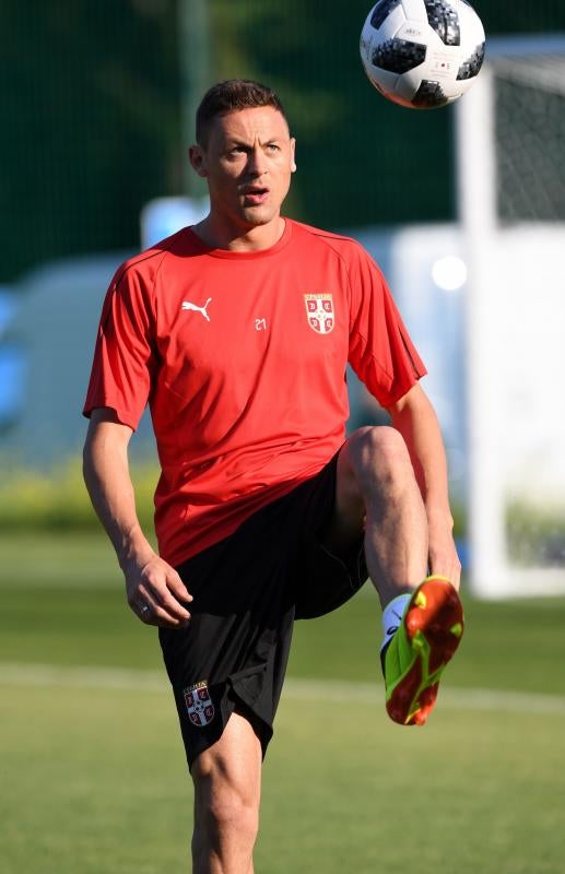 Serbia y Costa Rica juegan una final en su estreno