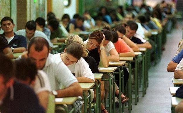 CSIF espera que las oposiciones de Educación sean un «paso definitivo» para la interinidad de Castilla y León del 21 al 8%