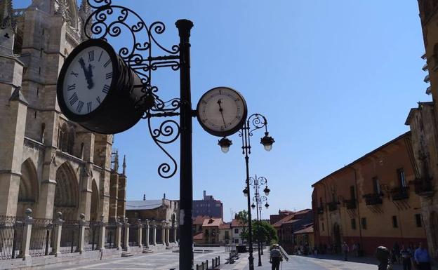 León estrena un verano calusoro tras la primavera con más días lluviosos del último siglo
