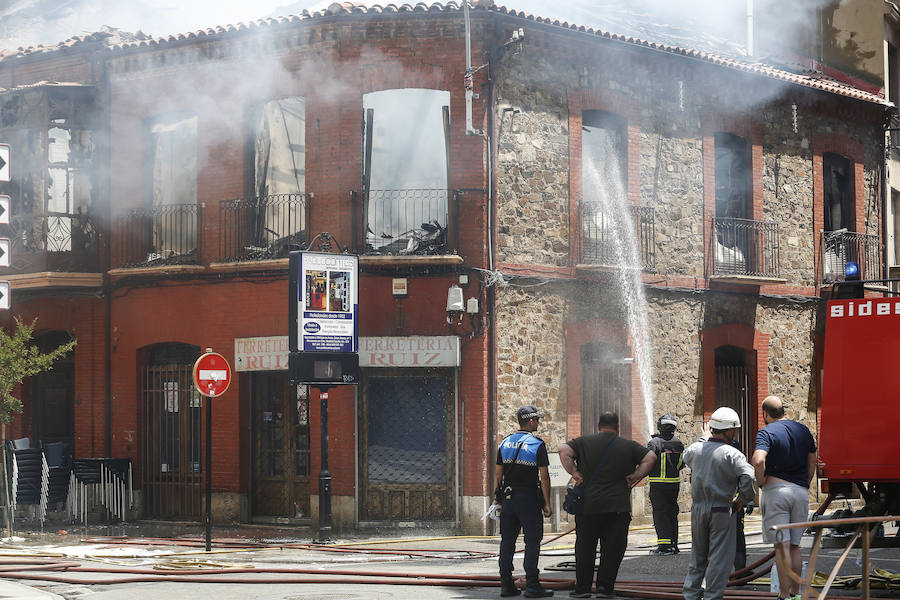 Incendio de un edificio en La Bañeza