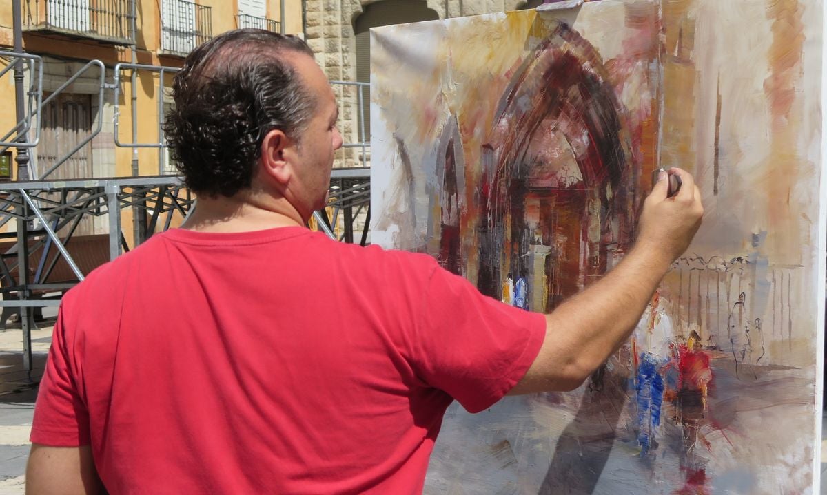 La pintura rápida se deja ver a los pies de la Catedral