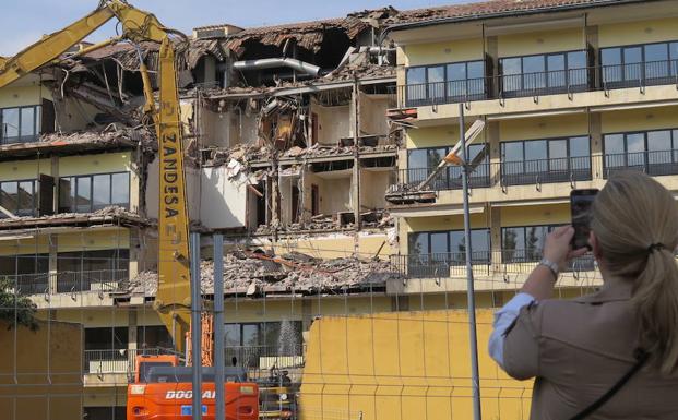 La Junta autoriza la remodelación del atrio y de las habitaciones en el parador Hostal de San Marcos