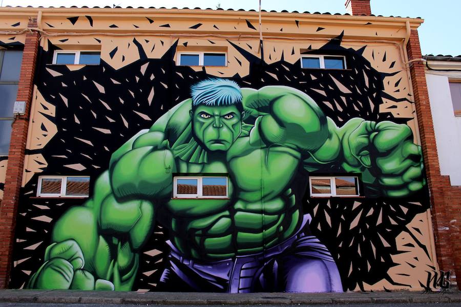 'Hulk' ya luce en el Centro Joven de Navatejera